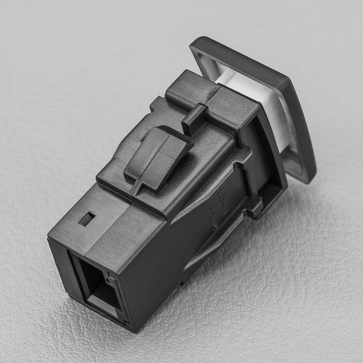 STEDI Dual USB fits Isuzu DMaxHolden Colorado 2012On DUALUSBNDMX