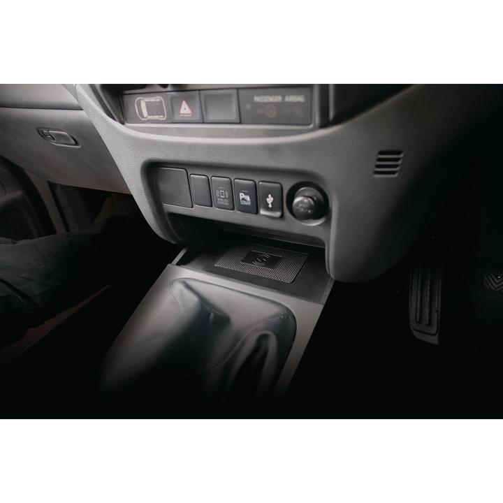 Aerpro 15W Wireless Smartphone Charger Suits Mitsubishi Triton GLX 2019-On