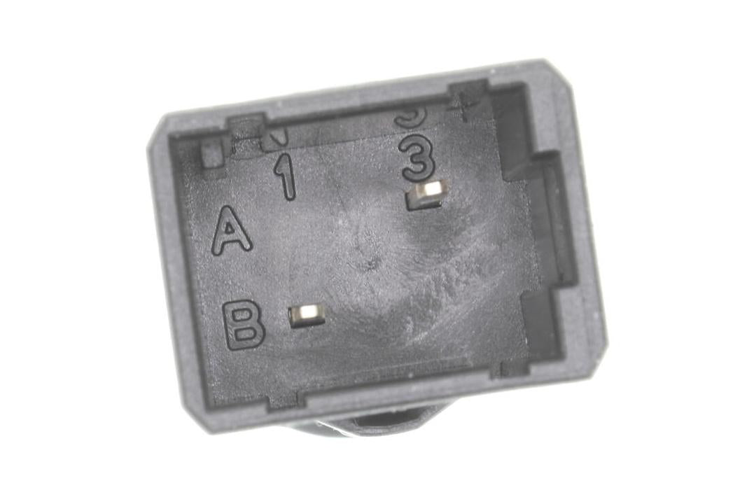 VEMO Brake Light Switch V40-73-0023