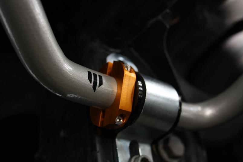 Whiteline KLL127 Bar Lateral Lock 27mm Universal Fitment