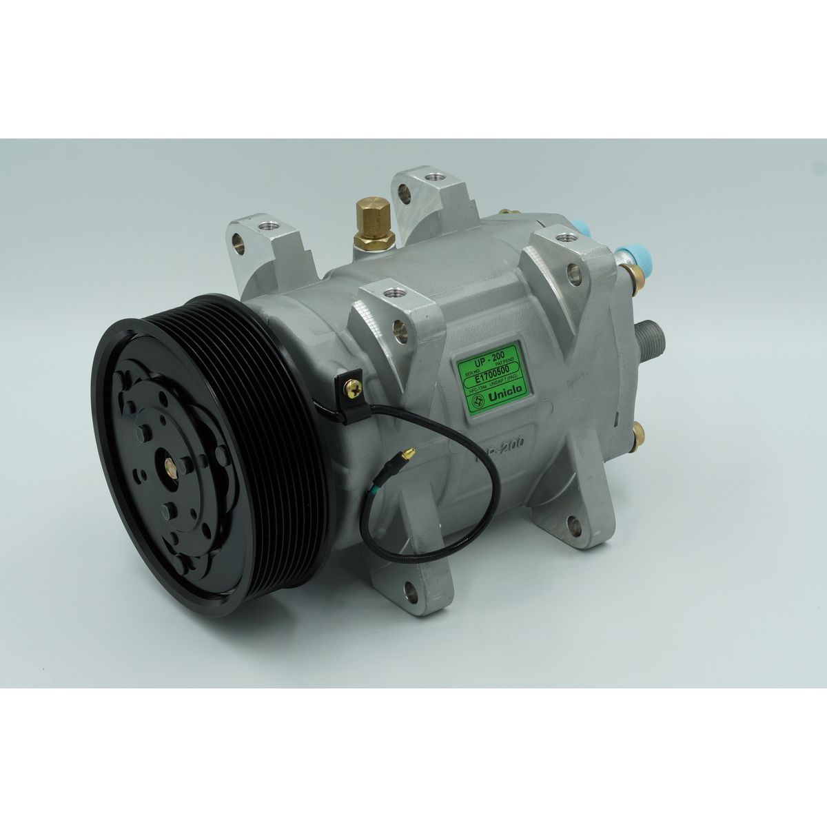 Unicla AC Compressor 24V Ear Mount UP200 CXU5638