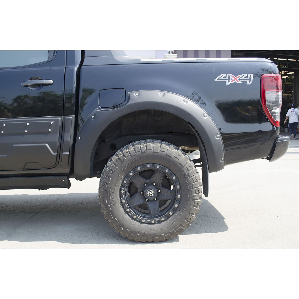 Drivetech 4x4 Flare Kit (6 Inch) w/ Studs DTFK-HOL0160R