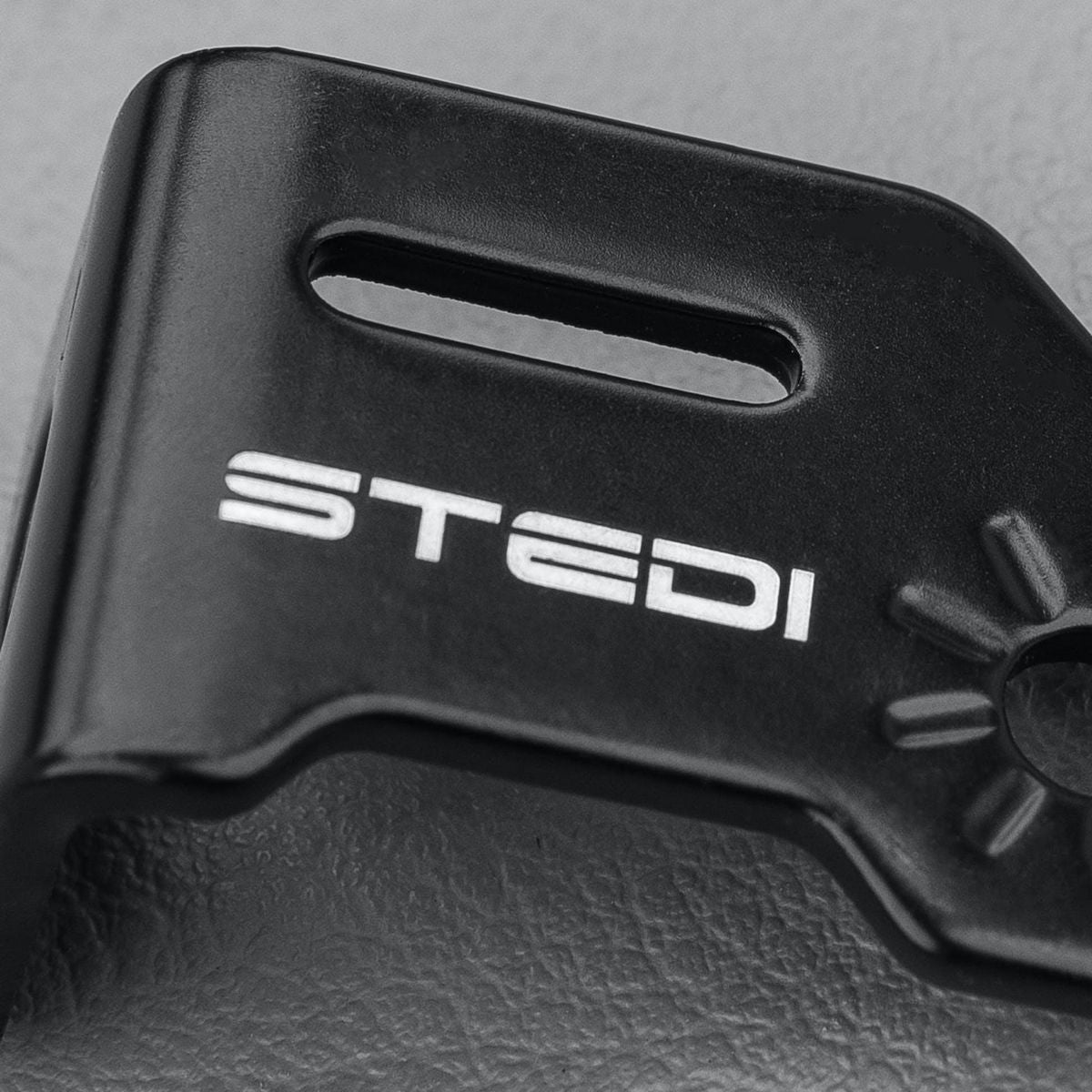 STEDI LED Light Bar Side Bracket Suits ST3K BRKST3KSDE