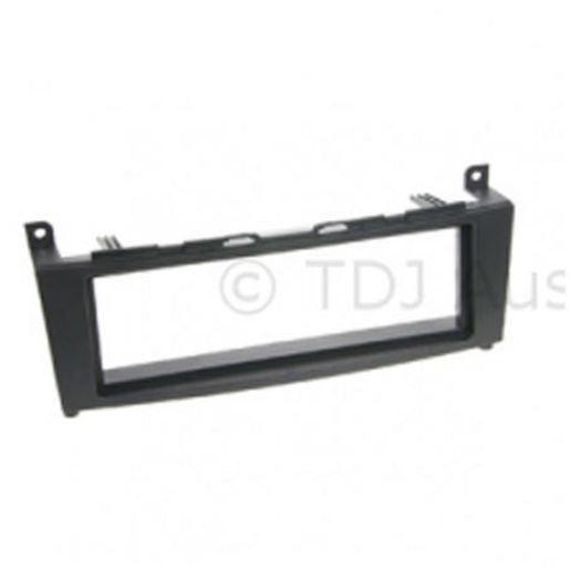 Aerpro Facia fits Mercedes C-Class (W204)