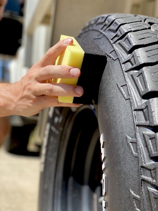 Bowden's Own All Sorts Tyre Shine Applicators 2Pk BOASORTS