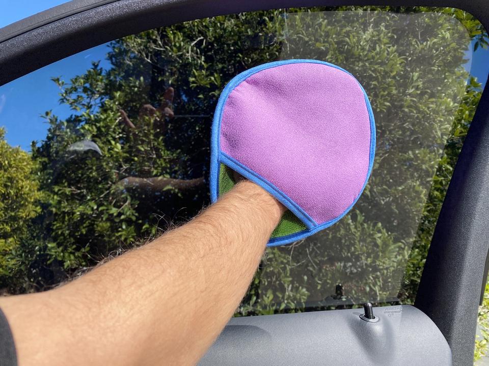 Bowden's Own The Inta-Mitt Glass Cleaning Mitt