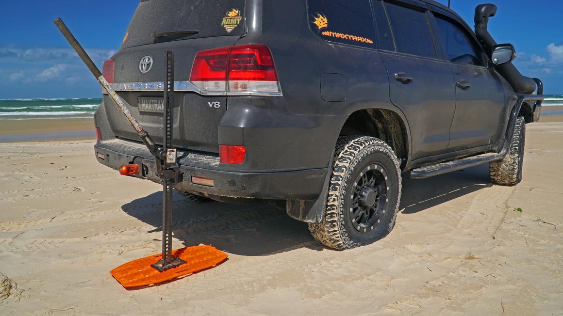 MAXTRAX Signature Orange Mini Jaxbase Sturdy Jack Surface