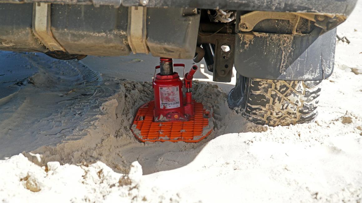 MAXTRAX Signature Orange Mini 4WD Recovery Tracks & Jaxbase
