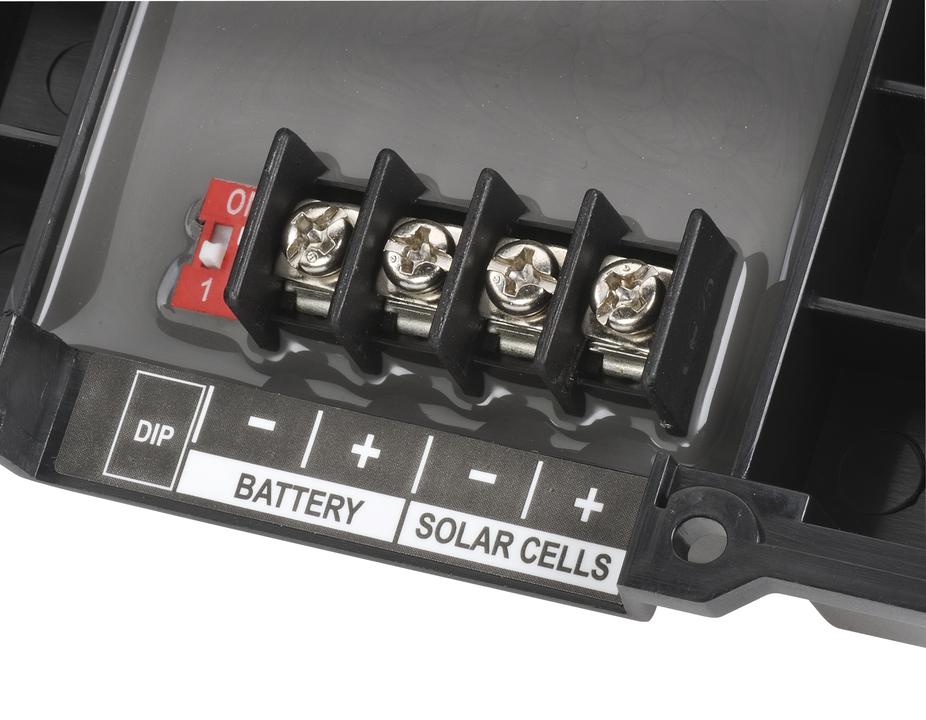 PROJECTA 8A 12V Solar Charge Controller 4 Stage Auto SC008