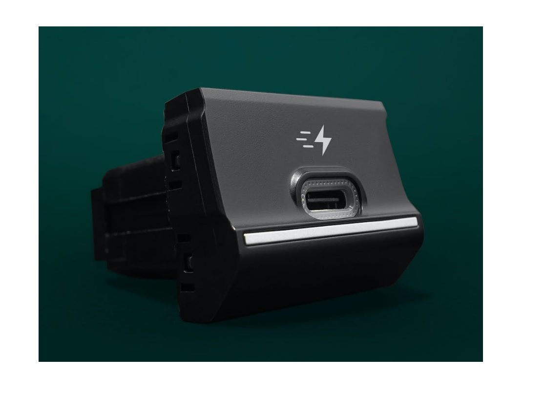 STEDI USBC For Volkswagen Amarok Mid Dash 2016current USBCAMAMID